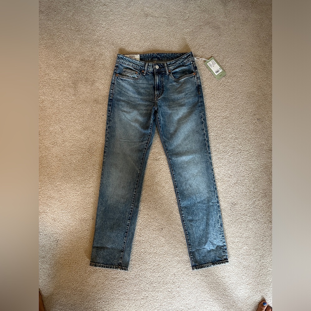 NEW JEANS W TAGS. H&M straight leg jeans